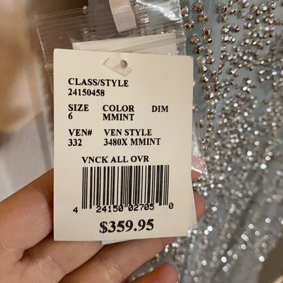 David’s Bridal Mermaid Mint Bedazzled Dress - Picture 7 of 7